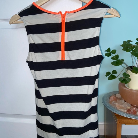 Long Striped Tank With Zip-up Back - Picture 4 of 4